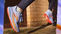 brooks walking shoes